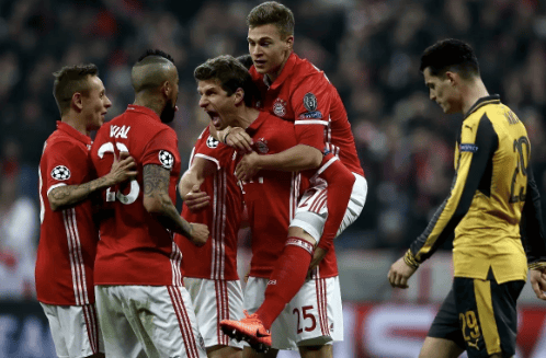 [中超]第29轮：上海海港3-0浙江俱乐部 集锦