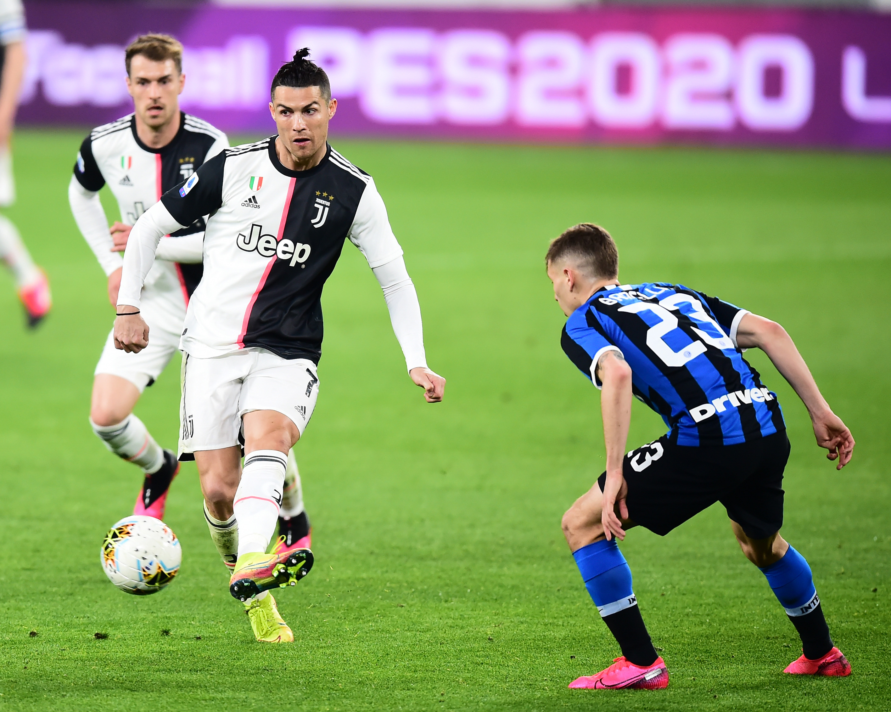 豪门球队状态成焦点