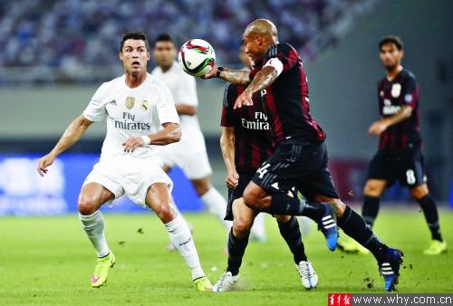 方硕左路突破分球 斯佩尔曼单臂爆扣