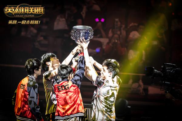 G2 3-1 BDS：两度落后七千经济大逆转，G2力克BDS打进决赛