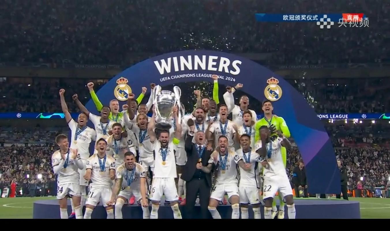 还玩家一片梦海，《和平精英》首套高定神装“梦海之灵”梦幻上线