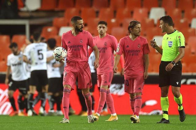 周淑怡确实是我的好朋友，呆妹儿直播聊周淑怡，不互动是因为平台